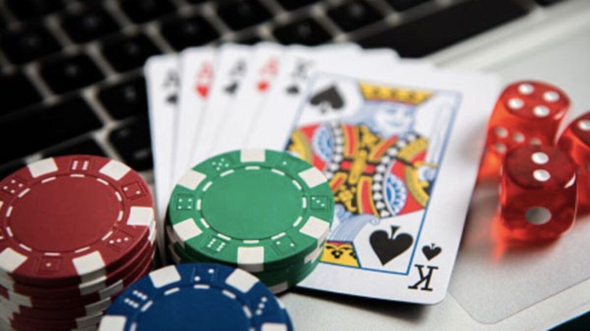 The Rise of Online Casinos: Revolutionizing the Gambling Industry